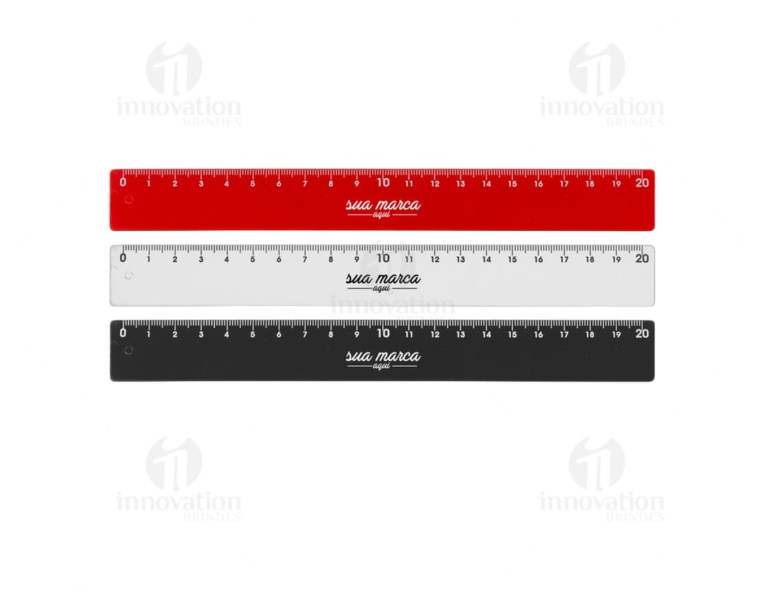 Régua plástica com 20 cm - Ideal para medidas precisas e design moderno. Perfeita para uso em escritórios, escolas e em projetos artísticos. Adquira a sua agora!
