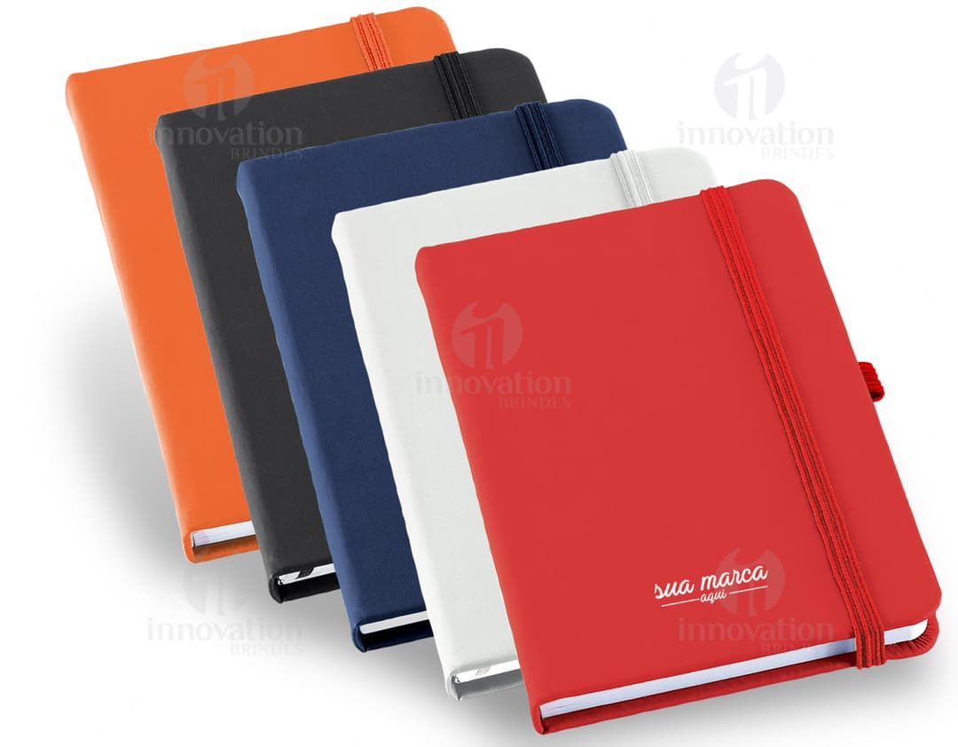 Moleskine 14x9 cm - Caderno de capa dura e design elegante para organização no escritório ou em reuniões de negócios. Perfeito para anotações, lembretes e planejamento, possui páginas em branco e textura de couro. Ideal para estudos, trabalho ou como agenda pessoal. Adquira o seu agora e mantenha-se sempre organizado!