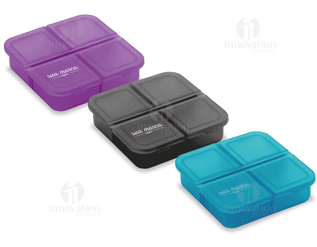 Porta comprimidos plástico - 04: Prático e funcional para organizar seus medicamentos! Com design moderno, este porta comprimidos é ideal para uso diário. Compacto e leve, perfeito para levar na bolsa ou mochila. Garanta já o seu!