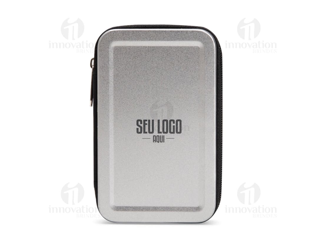 Kit de ferramentas composto por 16 peças, incluindo chave de fenda, martelo, alicate, entre outros. Ideal para uso doméstico e profissional.