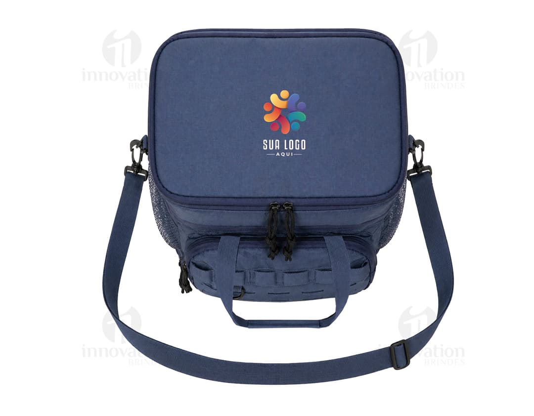 Mala térmica dupla de 16 litros em couro preto, com alça única, design moderno e fecho de metal. Ideal para transportar alimentos durante viagens, trabalho ou lazer.