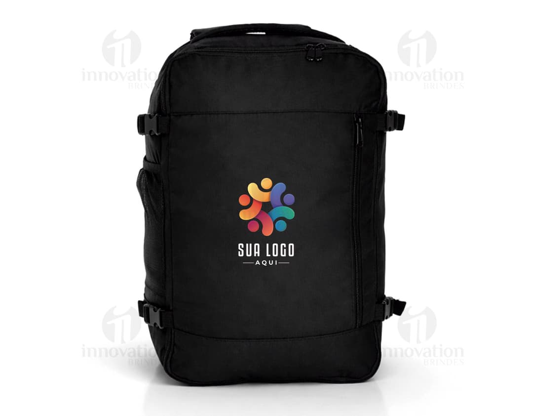 Mochila Nylon 25L preta, moderna e elegante, indicada para viagens, negócios e passeios. Possui alças de couro, zíper, bolsos e capacidade de armazenamento de 25 litros. Ideal para o uso casual ou profissional.