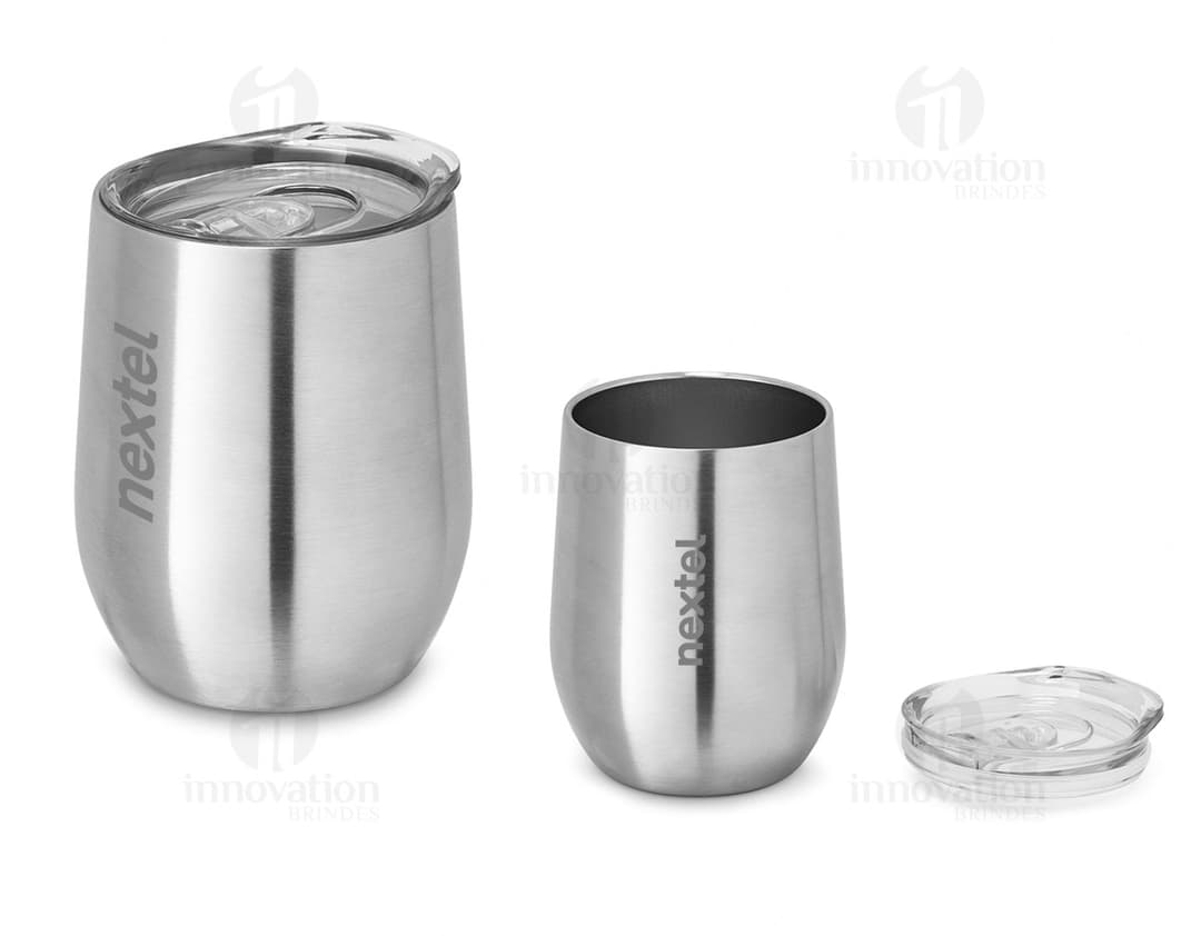 Copos de viagem de metal alumínio para armazenar bebidas quentes ou frias, com tampa e design elegante. Perfeitos para levar sua bebida favorita para onde quer que vá. Mantenha-se hidratado com estilo! Peça já o seu.