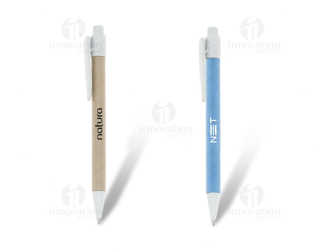 Caneta esferográfica reciclada: ferramenta sustentável para seu escritório. Feita de plástico reciclado, design moderno em prata. Ideal para uso no trabalho ou na escola. Ajude o meio ambiente com essa opção eco-friendly!