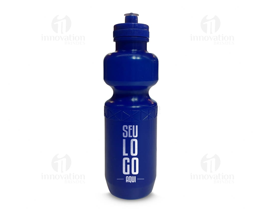 Squeeze plástico 750ml, o companheiro perfeito para se manter hidratado ao longo do dia. Com um design clean e resistente, é ideal para transportar líquidos de forma segura. Prático e versátil, pode ser utilizado em casa, no trabalho ou durante atividades físicas. Garanta o seu agora e mantenha sua saúde em dia!