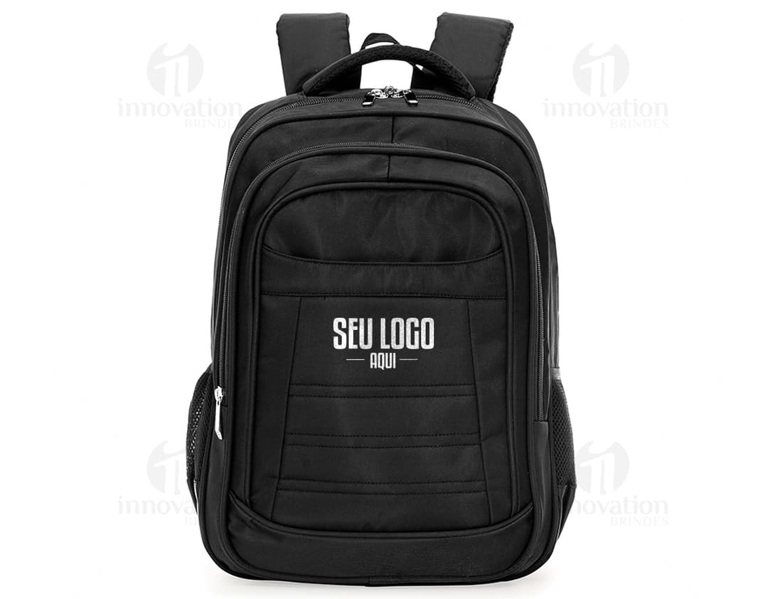 Mochila moderna de couro preto para viagens de negócios e lazer. Ideal para armazenar objetos pessoais com elegância e estilo. Perfeita para sua próxima jornada. Compre agora!