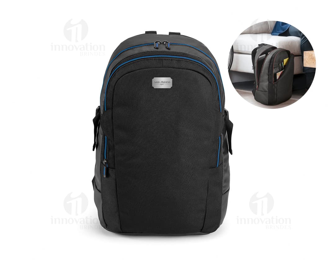 Mochila para notebook de couro moderna, ideal para viagens a trabalho ou lazer. Possui alça ajustável, fecho em zíper, design sofisticado e espaçoso para seus equipamentos. Garanta já a sua!