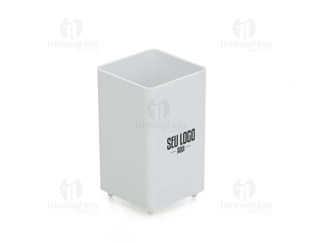 Porta Caneta Plástico em cores vibrantes, ideal para armazenar lápis, canetas, crayons e outros materiais de escrita e desenho. Design criativo e funcional para armazenar seus instrumentos de trabalho ou estudo.