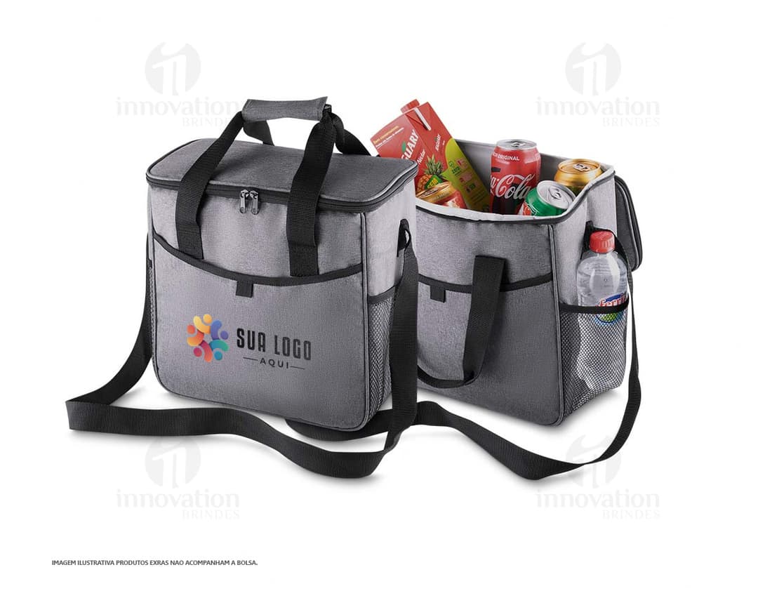 Bolsa térmica elegante e versátil para suas viagens e aventuras. Feita em couro de alta qualidade, com alça e fecho prático. Perfeita para transporte de alimentos e bebidas. Com design moderno e espaçoso, mantém a temperatura dos seus itens por mais tempo. Ideal para negócios e lazer. A bolsa térmica que você precisa para suas jornadas.