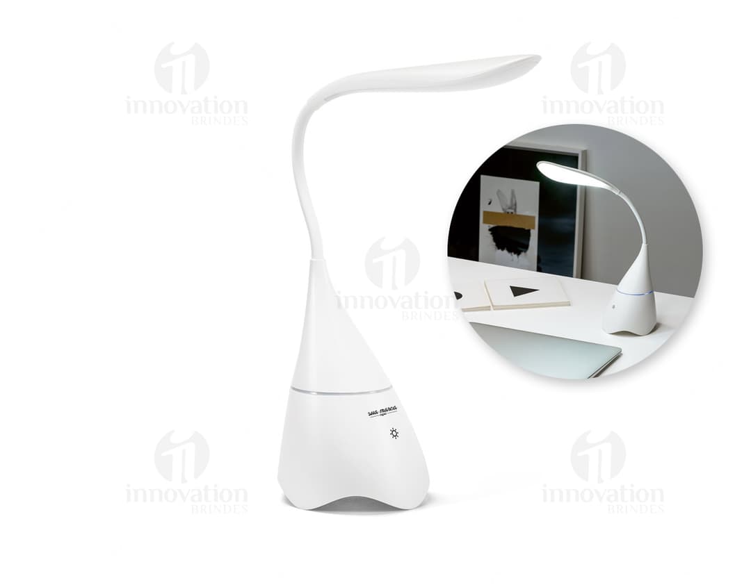 Luminária moderna e elegante para iluminar o seu espaço de trabalho. Com design inovador e tecnologia de ponta, esta luminária é perfeita para dar destaque ao seu ambiente de forma sofisticada. Ideal para negócios, escritórios domésticos e salas de reunião. Adquira já a sua e garanta um toque de sofisticação e eficiência ao seu dia a dia. A iluminação perfeita para acompanhar o seu sucesso.