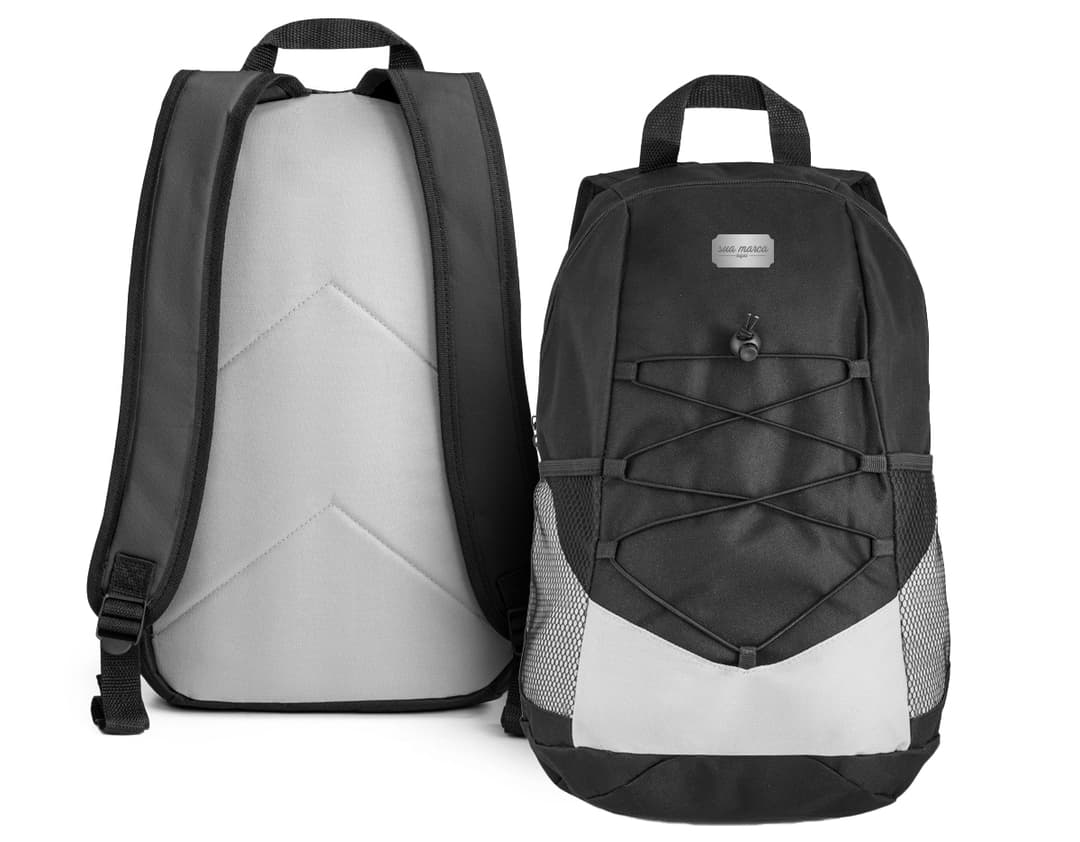 Mochila de couro elegante e clássica, perfeita para o dia a dia. Possui alça e alças ajustáveis, fecho com zíper e bolsos internos. Ideal para quem busca estilo e praticidade. Feita em nylon de alta qualidade, é uma opção versátil e moderna para carregar seus pertences com segurança. Adquira já a sua e esteja sempre preparado para qualquer ocasião.