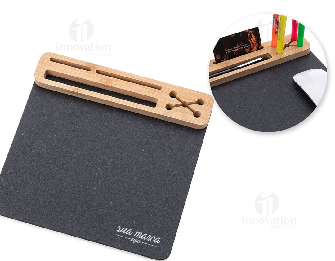 Mouse Pad sintético grafite bambu, ideal para apoiar o mouse do notebook ou computador. O produto combina tecnologia e elegância, sendo perfeito para uso em ambientes de trabalho ou estudo. Com design moderno e discreto, é um item essencial para garantir precisão e conforto durante o uso do mouse.