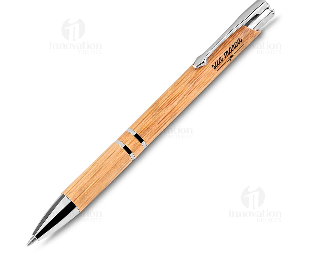 Caneta de bambu natural para escrita suave e ecológica. Ideal para uso no escritório, escola ou faculdade. Fabricada com materiais de alta qualidade. Acompanha borracha para corrigir possíveis erros. Garanta já a sua!