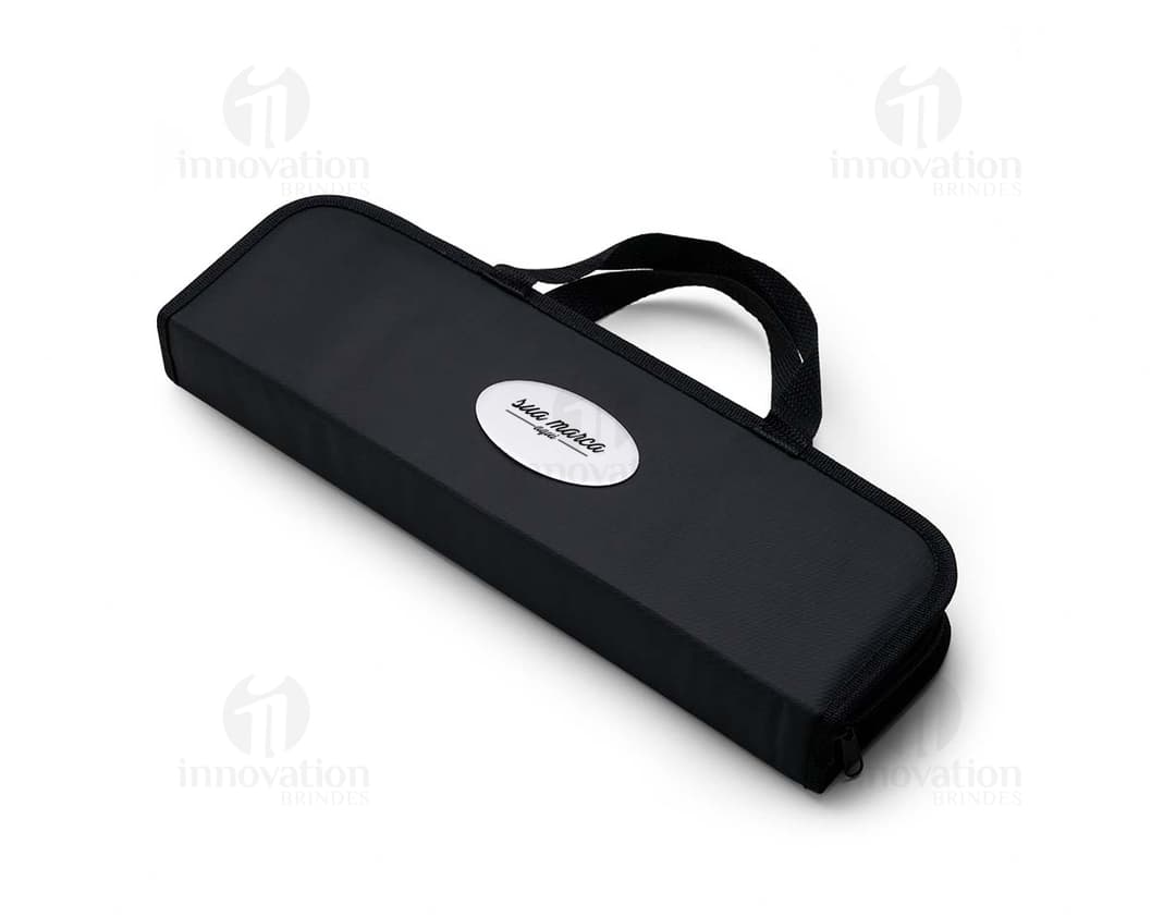 Kit churrasco 17 peças - Equipamento moderno e portátil para negócios e lazer. Este kit vem em um case de couro, garantindo segurança e organização. Perfeito para uso individual ou em reuniões de negócios. Aproveite a conexão wireless para facilidade de uso. Garanta já o seu!