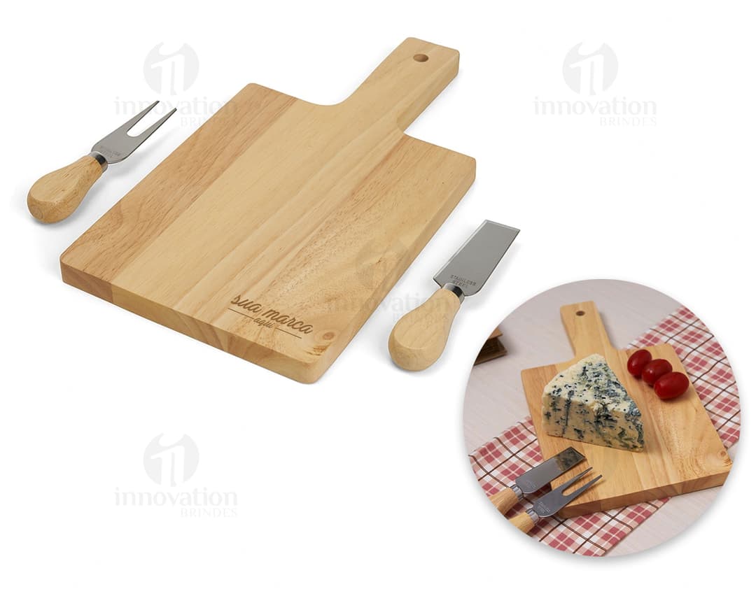 Kit queijo 3 peças em madeira e aço inoxidável para sua experiência gastronômica. Ideal para presentear ou utilizar em ambientes profissionais. Perfeito para cortar, servir e saborear seus queijos preferidos. Adquira já o seu!