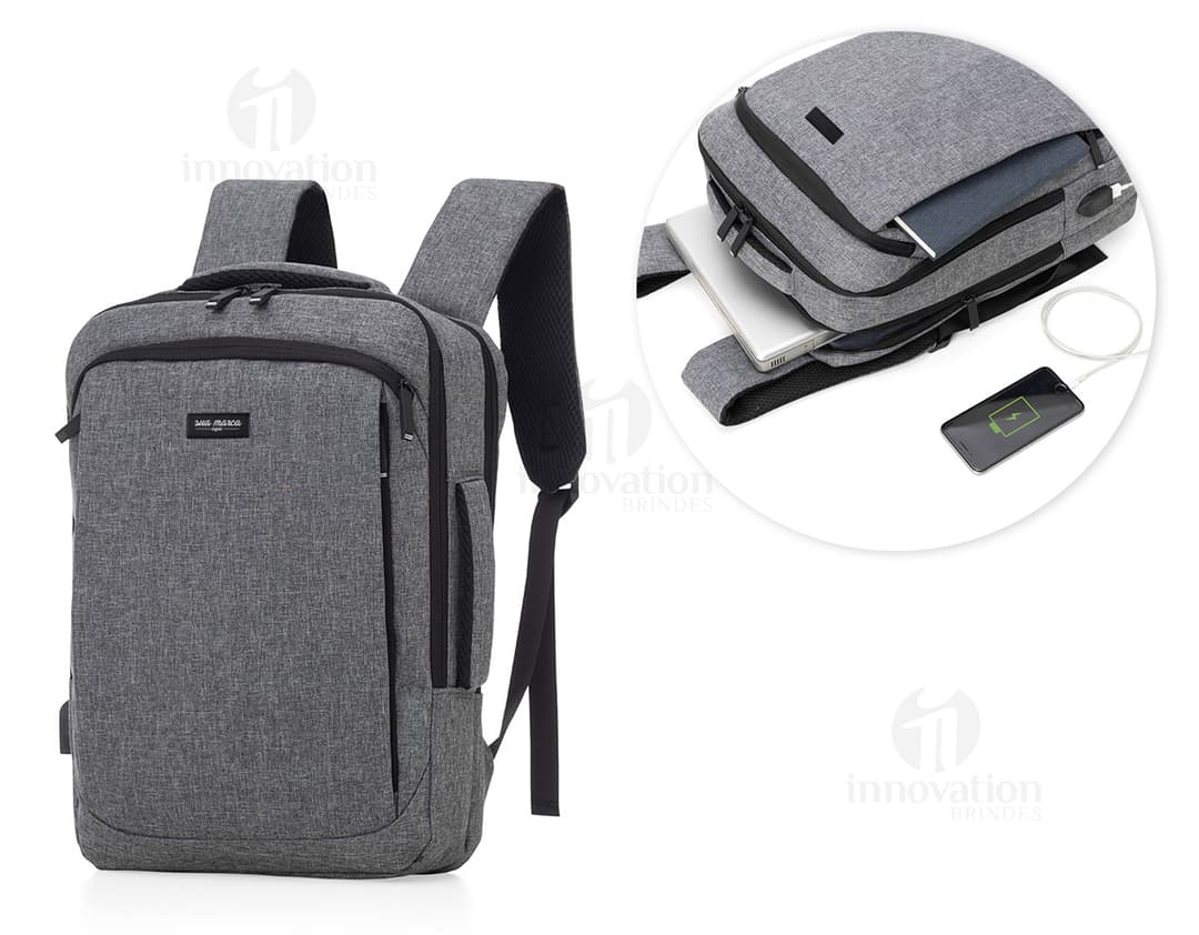 Mochila pasta moderna e elegante para negócios. Feita em couro de alta qualidade, é perfeita para transportar seus equipamentos eletrônicos de forma segura e estilosa. Ideal para viagens a trabalho ou para uso no dia a dia. Prática e funcional, essa mochila pasta é o acessório ideal para o profissional contemporâneo. Adquira já a sua!