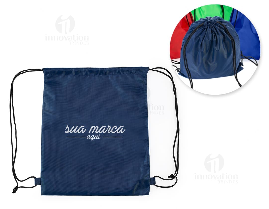 Mochila saco com alças de poliéster preto, com design moderno e estilo artístico. Possui conexão de fio, curvas e formas em tons de roxo, rosa e preto. Ideal para transportar equipamentos e objetos de forma prática e estilosa.