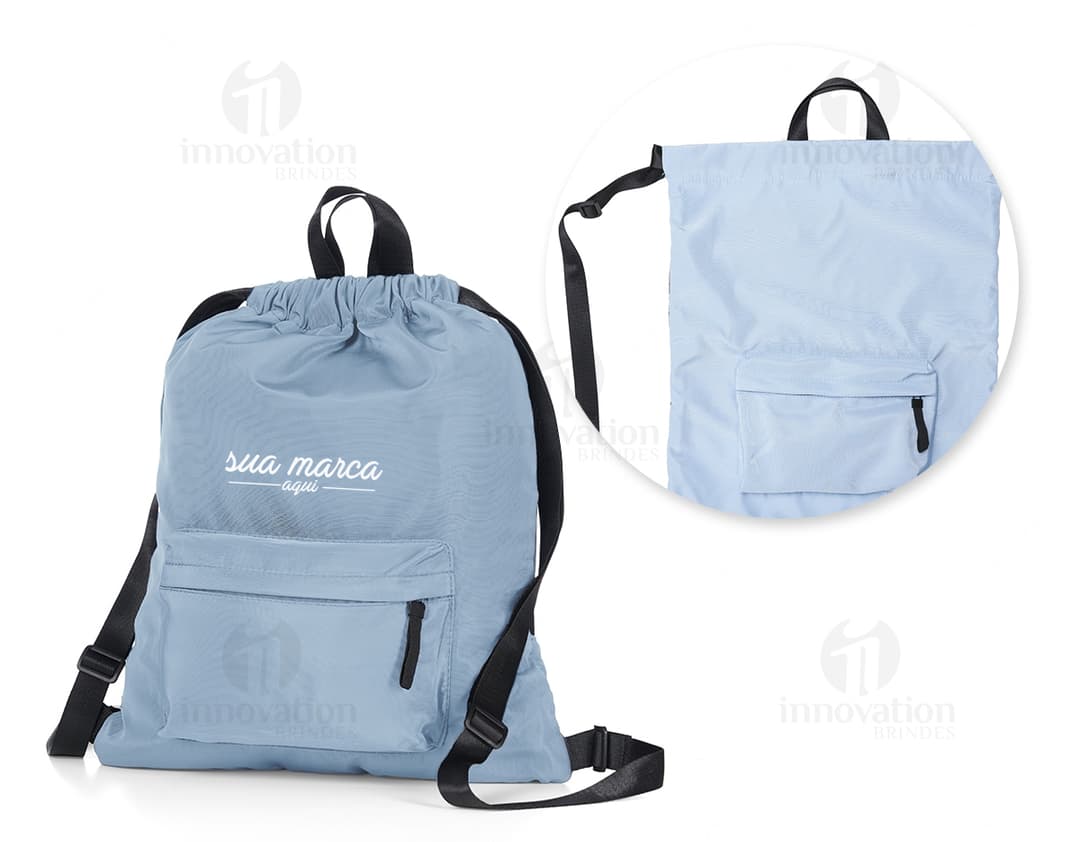 Mochila saco de couro elegante para te acompanhar em todos os momentos. Perfeita para compras ou passeios, essa bolsa prática e versátil é um acessório indispensável. Confeccionada com material de alta qualidade, possui alça ajustável e zíper para garantir segurança. Adquira já a sua e esteja sempre na moda!