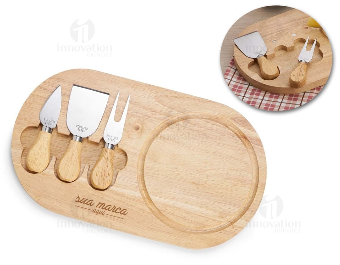 Kit de queijo 4 peças em madeira - perfeito para degustar queijos com elegância e praticidade. Este conjunto de utensílios de cozinha em madeira é ideal para servir queijos e petiscos de forma tradicional. Conjunto composto por faca, colher, espátula e garfo, para uma experiência completa. Adicione um toque de charme ao seu jantar ou evento especial com este kit de queijo de design retro. Produto isolado, limpo e resistente, pronto para uso. Ideal para presentear ou para seu próprio uso.