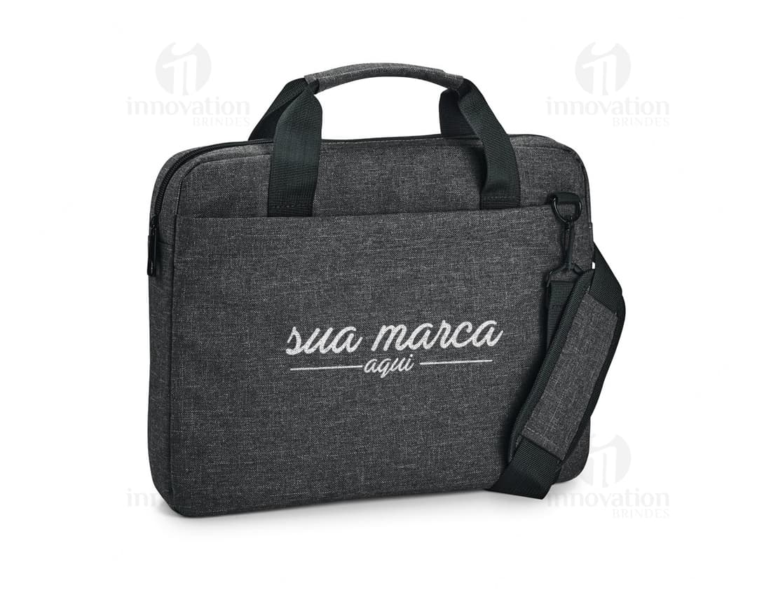 Pasta para Notebook em Couro Sintético Preto - Ideal para sua rotina de trabalho, esta pasta elegante e moderna oferece segurança e estilo. Perfeita para armazenar seu notebook e acessórios de forma prática e segura. Adquira já a sua! #pasta #notebook #couro #trabalho #escritorio