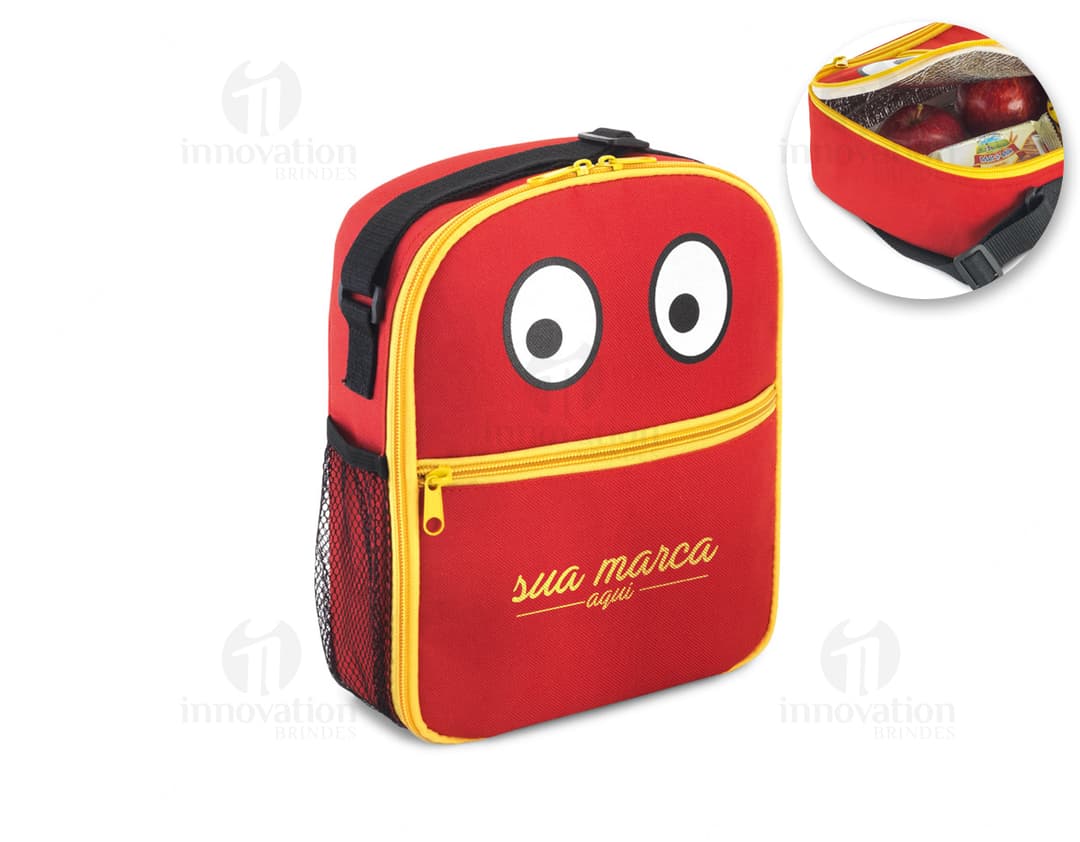 Bolsa térmica infantil para viagens e passeios com estilo retro em couro sintético. Mantenha os alimentos do seu filho frescos durante o passeio. Ideal para escola, parque e viagens de família. Com alça ajustável para fácil transporte. Perfeita para manter a comida favorita do seu pequeno sempre fresca e saborosa. Garanta já a sua!