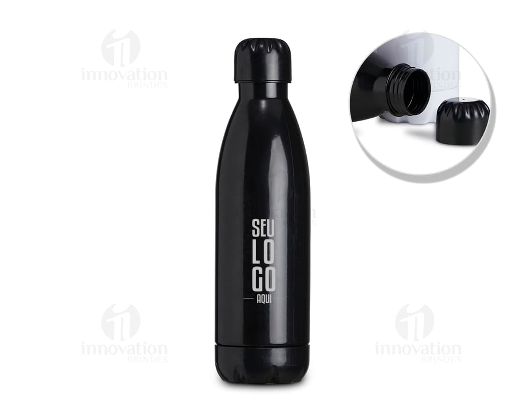 Garrafa plástica de 700ml - Ideal para armazenar sua bebida favorita com praticidade e segurança. Feita em plástico resistente, esta garrafa é perfeita para uso em restaurantes, bares e celebrações. Adquira já a sua!