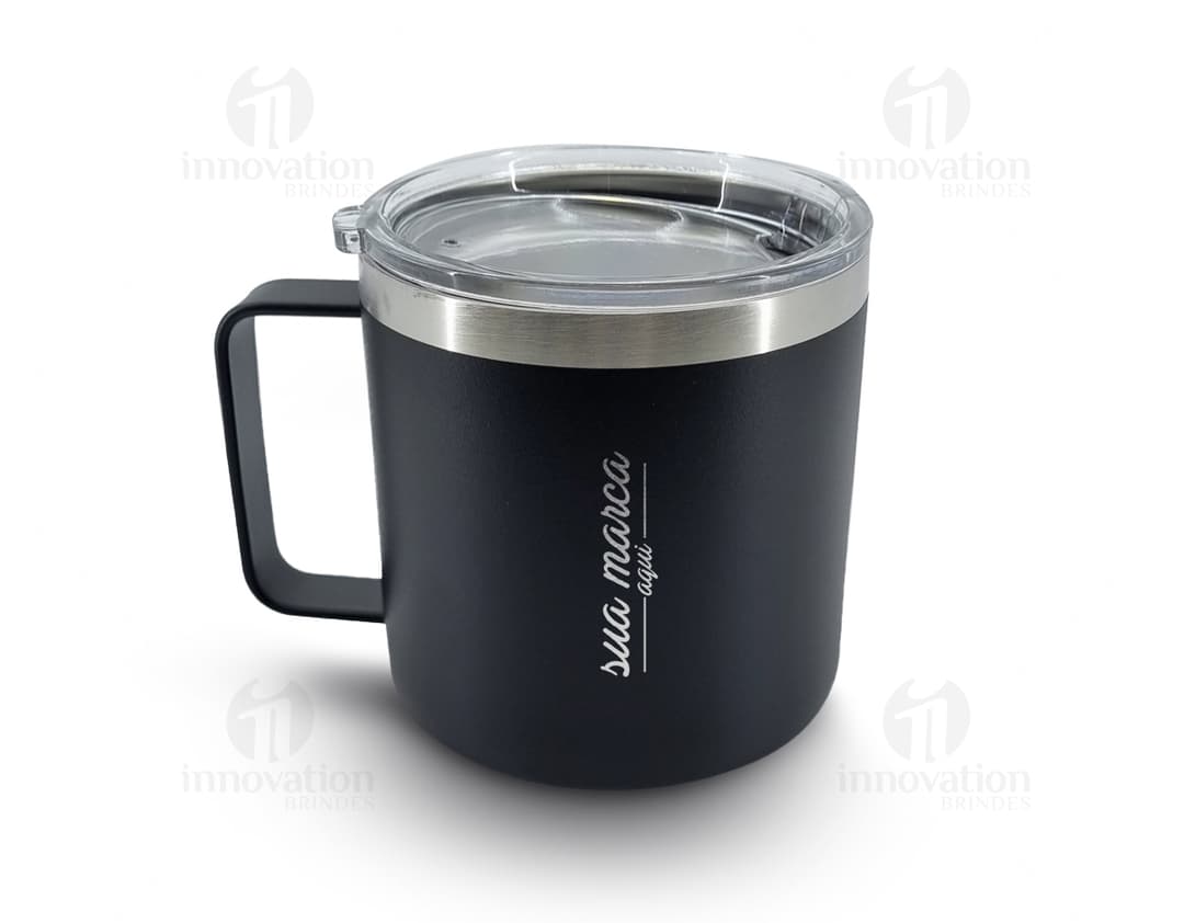 Caneca térmica 450ml para manter sua bebida favorita quente por mais tempo! Perfeita para café, chá, chocolate quente e muito mais. Feita em cerâmica de alta qualidade, possui alça ergonômica e design elegante. Acompanha tampa e é ideal para o café da manhã ou um momento relaxante no meio do dia. Adquira já a sua!