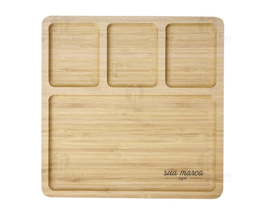 Petisqueira quadrada vintage de madeira reciclada com textura grunge e design retro. Perfeita para decorar sua mesa com um toque rústico e único. Adquira já a sua e surpreenda seus convidados! #petisqueira #vintage #madeira #decoração