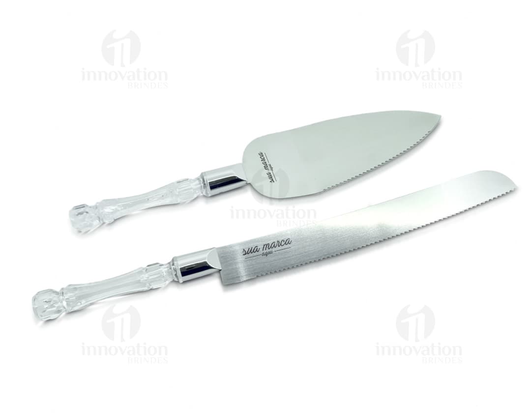 Conjunto de talheres 2 peças em aço inoxidável para refeições elegantes e práticas. Ideal para uso doméstico ou em restaurantes. Utensílios de alta qualidade, duráveis e brilhantes. Aproveite para preparar e servir suas refeições com muito estilo e sofisticação. Compre já o seu!