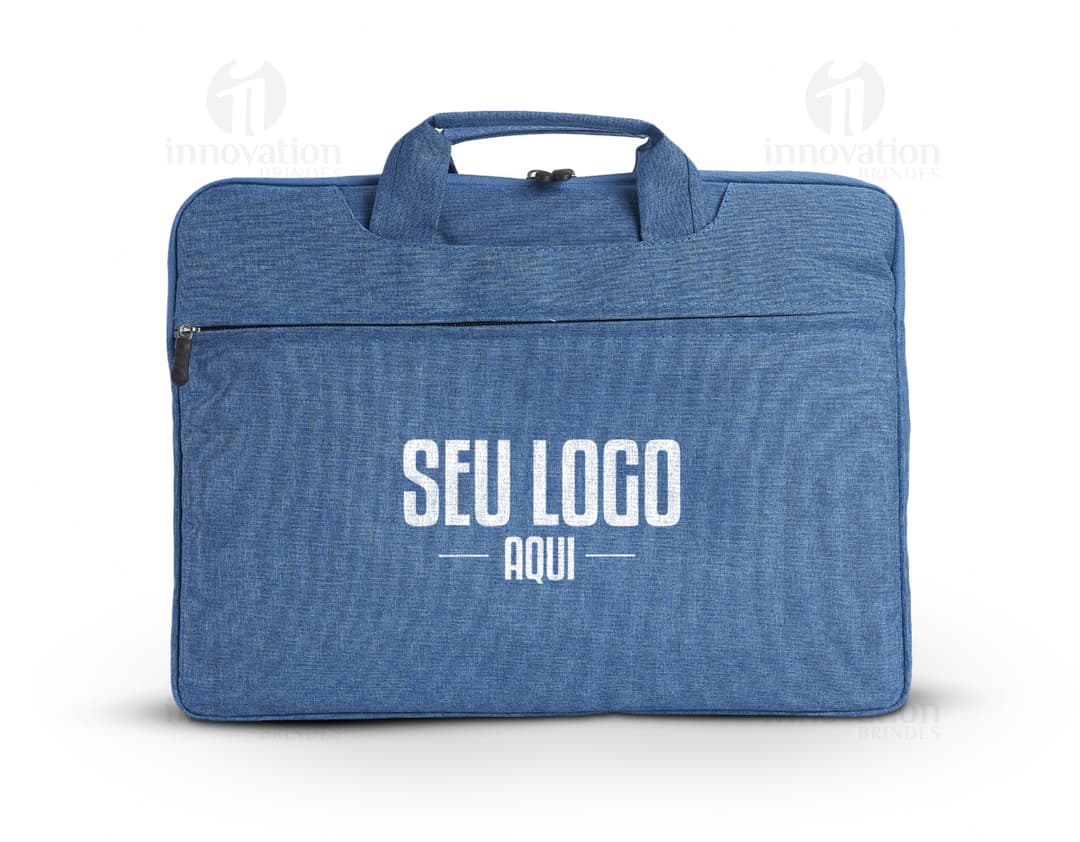 Bolsa para notebook 15,6" em couro preto, com alça transversal, zíper, bolsos e design moderno. Ideal para armazenar seus pertences com estilo e elegância enquanto viaja ou trabalha.