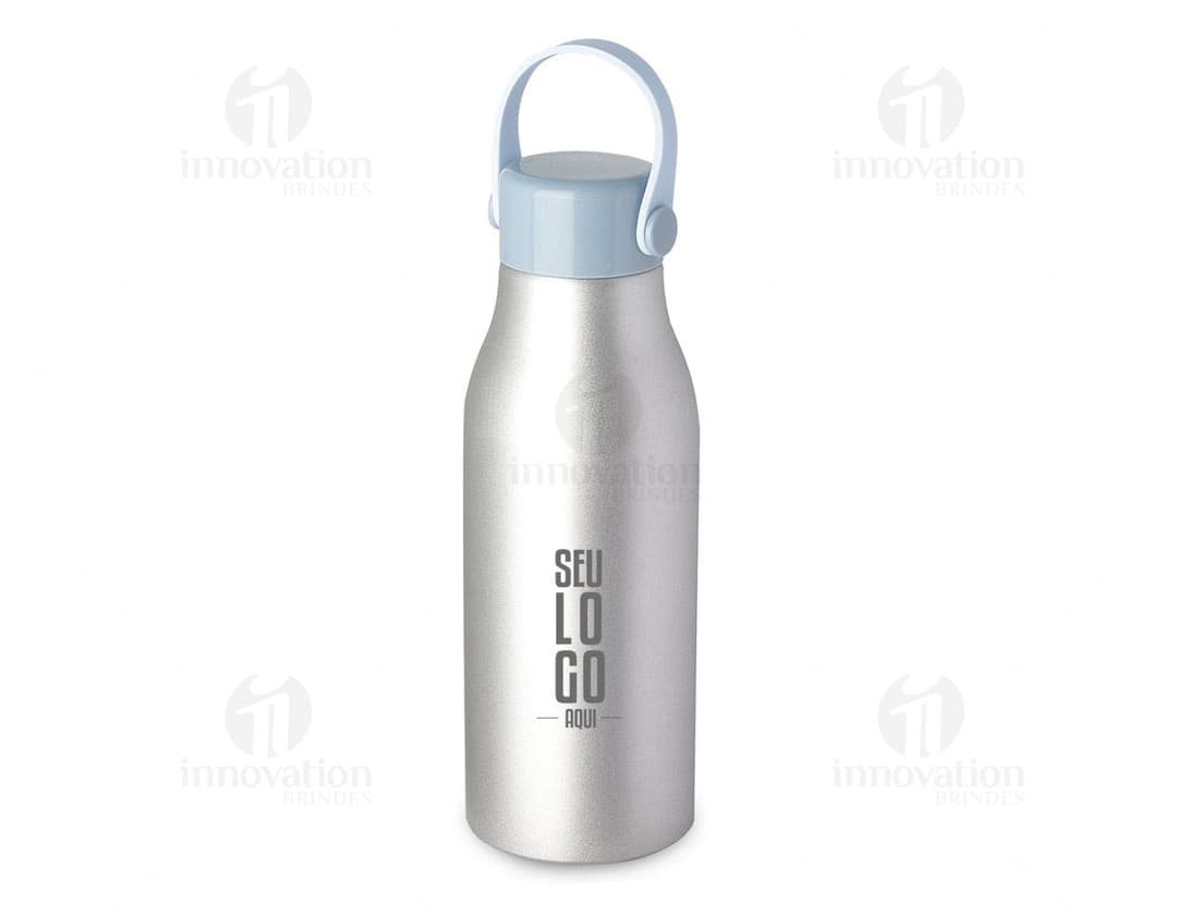 Garrafa de alumínio 550ml: a solução perfeita para se manter hidratado durante todo o dia. Feita de material resistente, ideal para água ou outras bebidas. Design moderno e prático, com tampa segura e fácil de limpar. Adquira já a sua!