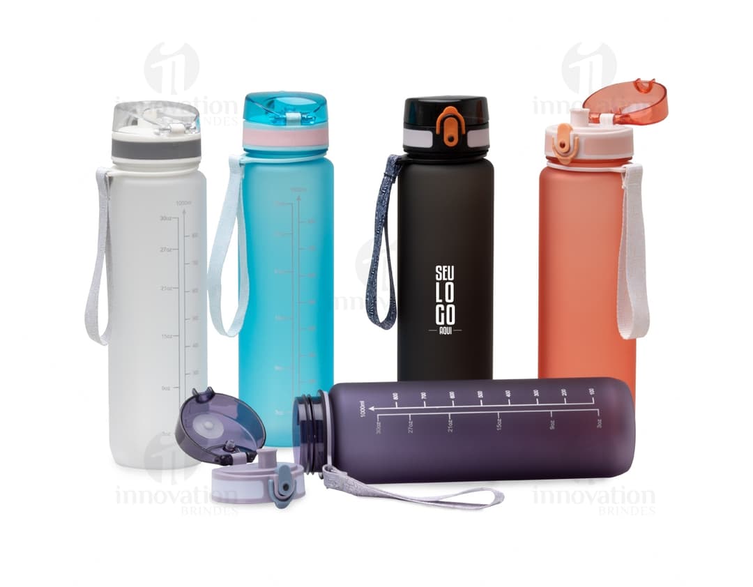 Garrafa Plástica 1 Litro - Mantenha-se hidratado o dia todo com nossa garrafa plástica de 1 litro. Perfeita para levar para a academia, trabalho ou viagens. Feita de material resistente e leve, ideal para manter a sua hidratação em dia. Adquira já a sua!