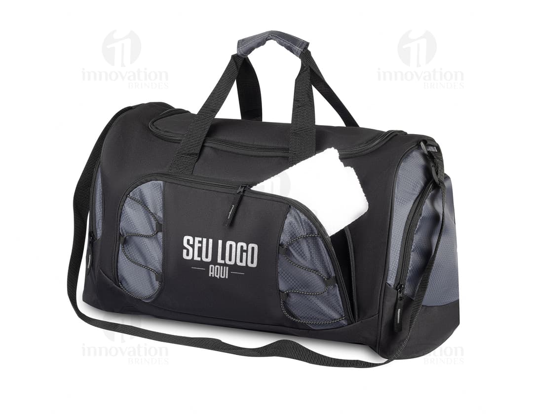 Mala esportiva de poliéster preta e rosa, moderna e elegante, com alça de mão e alça para o ombro, possui zipper, bolso frontal, ideal para viagens e prática esportiva.