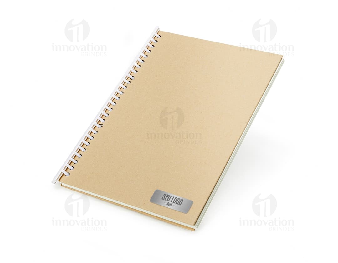 Caderno B5 Kraft 26x19, ideal para organizar suas anotações no escritório ou em casa. Feito com papel reciclado de alta qualidade, possui capa resistente e design elegante. Perfeito para lembretes, memorandos e listas de tarefas. Compre já o seu!