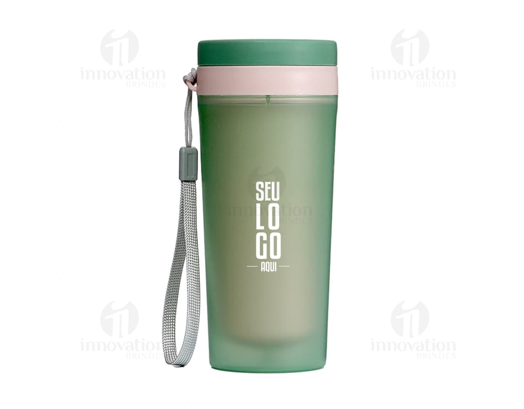 Copo plástico de 350ml perfeito para personalização! Ideal para brindes corporativos, festas e eventos. Resistente e prático. Personalize com a sua marca e faça sucesso! Adquira já o seu.