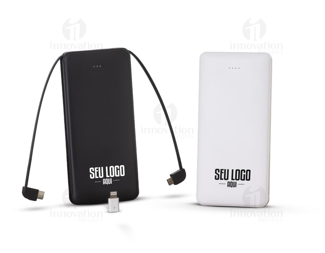 External drive with black metal case and sleek design. This device features a screen, keyboard, and mouse, perfect for business use. It also includes a built-in loudspeaker for audio playback. The Power bank 10.000mAh c/ cabos acoplados is a modern electronic equipment that provides portable storage and power for mobile phones, laptops, and other electronic devices. Ideal for professionals working in the industry, this gadget allows for easy and efficient communication, data storage, and entertainment on the go.