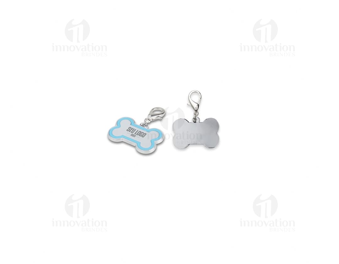 Chaveiro Pets Pequeno em preto e branco, com design de silhuetas de animais. Ideal para colecionadores, amantes de animais e fãs de ícones fofos.