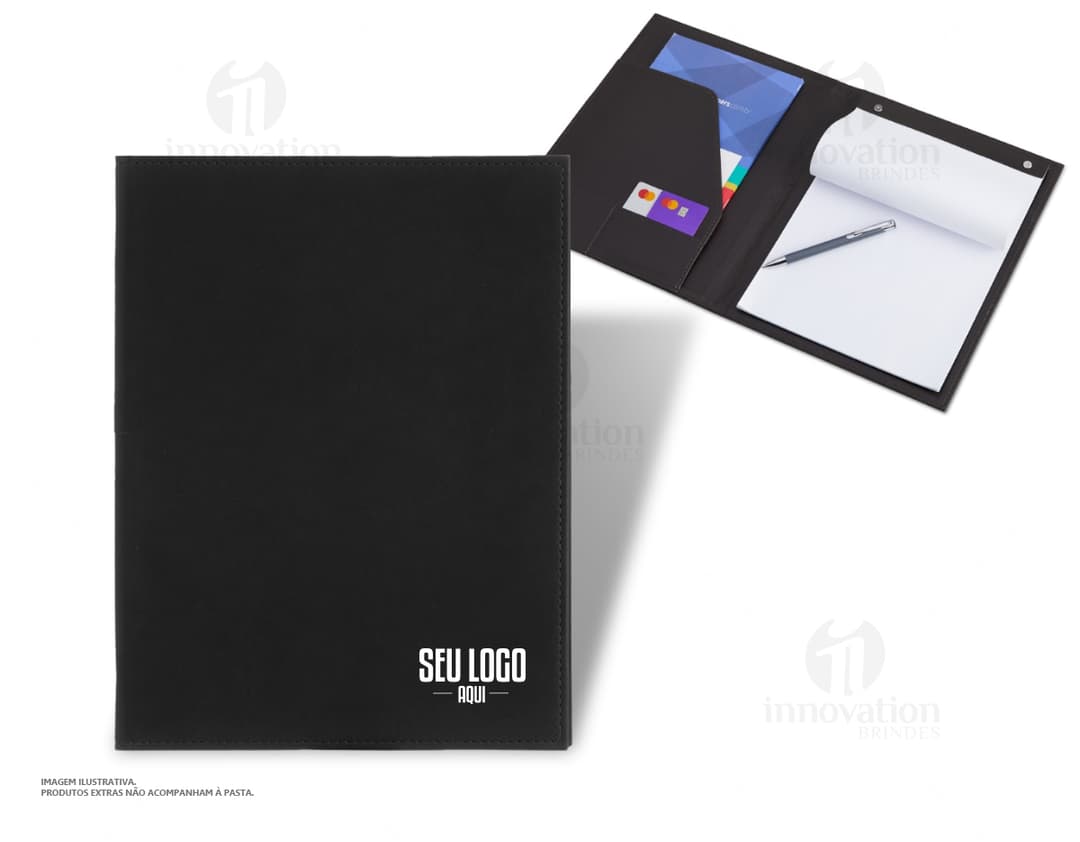 Pasta Convenção preta vazia aberta com notebook, caneta e folhas de papel em um escritório moderno.
