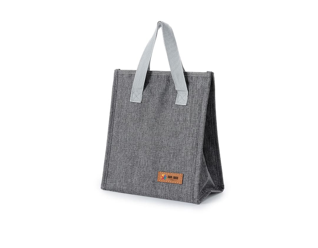 Bolsa térmica oxford 5L c/ velcro em cor marrom, com alça e zíper preto. Ideal para o transporte de alimentos e bebidas e mantém a temperatura por horas. Design moderno e prático para uso pessoal ou profissional.