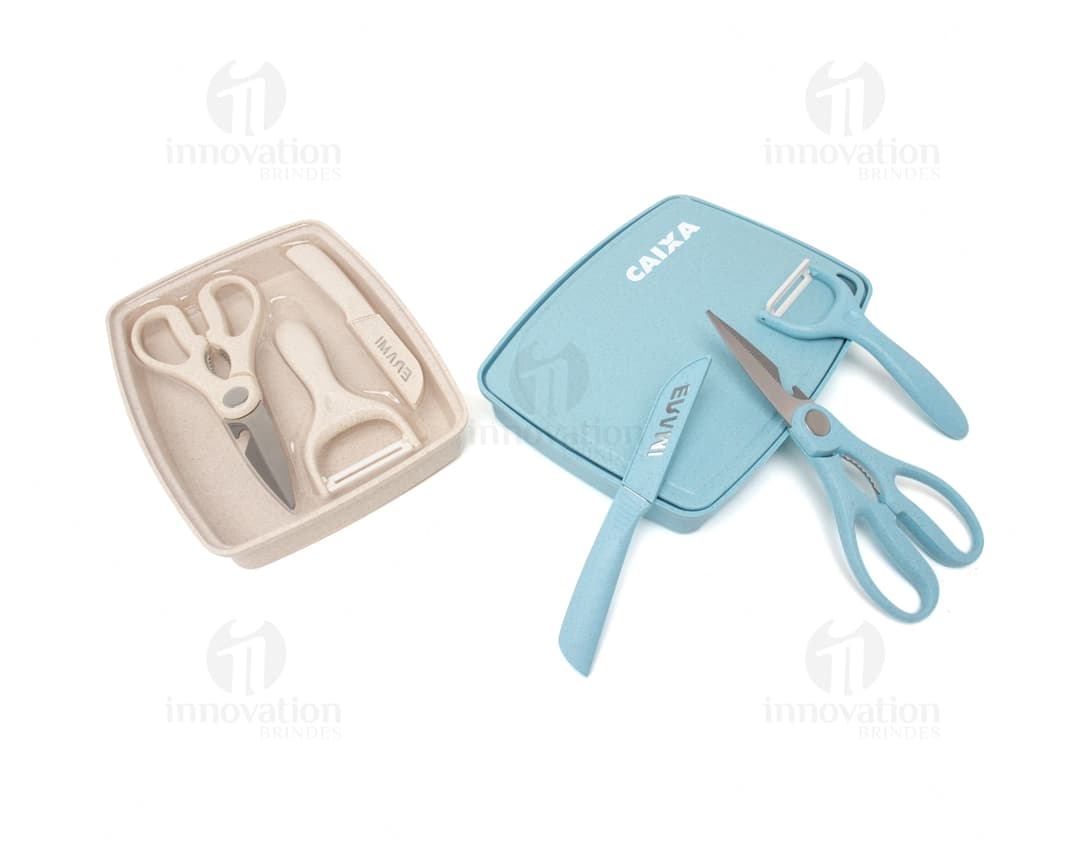 Kit Cozinha 3 Peças: o complemento ideal para sua cozinha! Com design moderno e sofisticado, esse conjunto conta com utensílios em metal e plástico de alta qualidade, garantindo durabilidade e praticidade. Leve mais praticidade e estilo para suas refeições do dia a dia.