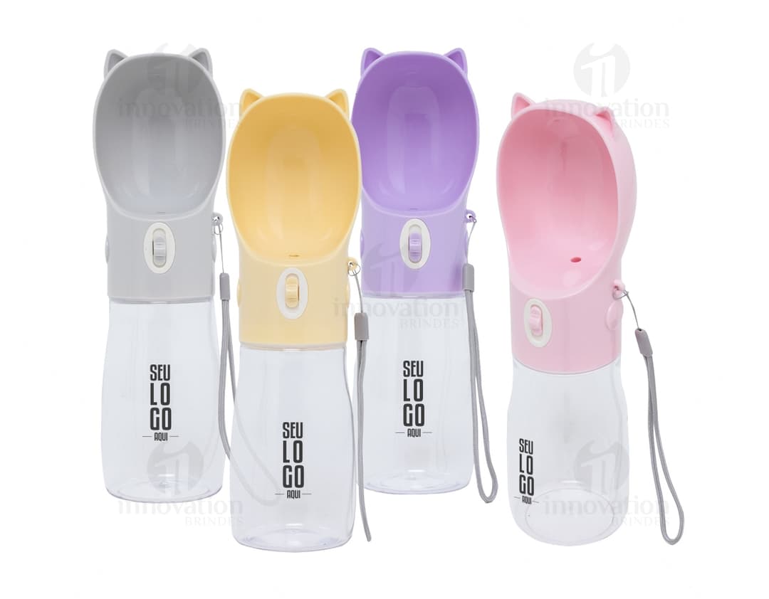 Garrafa Bebedouro Pet 420ml: Perfeita para manter seu pet hidratado durante os passeios ou viagens. Prática, segura e resistente, com capacidade ideal para as necessidades do seu companheiro. Escolha qualidade e bem-estar para o seu animal de estimação!