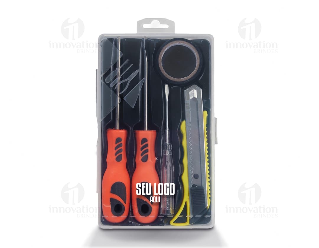 Kit de ferramentas de 5 peças em metal prateado e preto. Tecnologia moderna e equipamento eletrônico, com botões, display e alto-falantes integrados. Ideal para negócios, música e entretenimento.