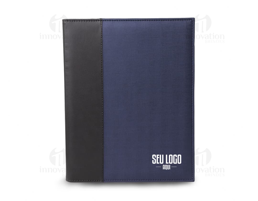 Pasta convenção em couro com porta caneta para reuniões de negócios e eventos corporativos. Ideal para armazenar documentos, folhas em branco e caneta. Adquira já a sua e esteja preparado para estar sempre bem organizado.