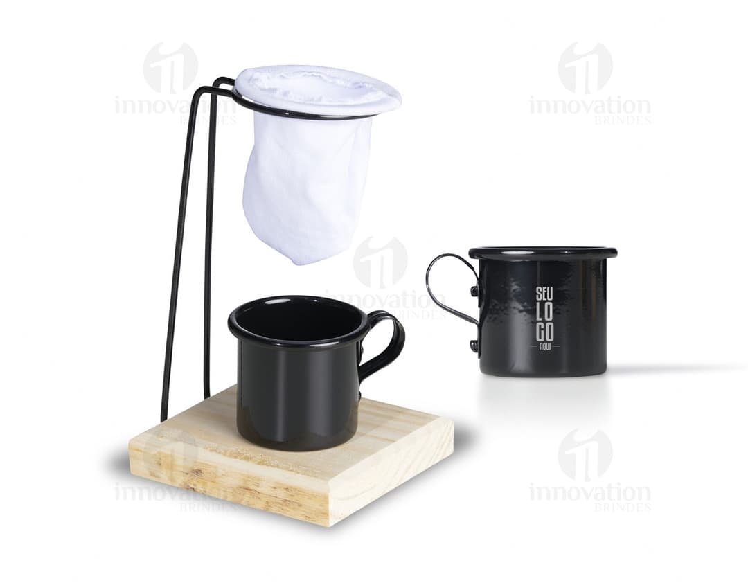 Kit café 3 peças em alumínio: bucket, caneca e bule. Ideal para servir sua bebida favorita com estilo. Equipamento resistente e prático. A solução perfeita para o seu desktop. Aproveite seu café em grande estilo!