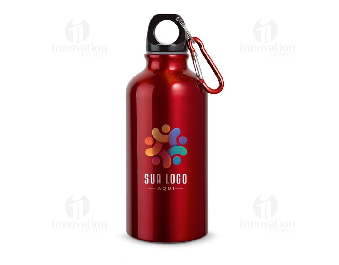 Garrafa esportiva em alumínio - Mantenha-se hidratado com estilo durante seus treinos. Feita em alumínio resistente, essa garrafa é a escolha perfeita para manter sua bebida gelada por mais tempo. Ideal para água, sucos ou até mesmo shakes pós-treino. Leve, prática e durável, essa garrafa esportiva é o acessório essencial para sua rotina de exercícios. Adquira já a sua! #garrafaesportiva #aluminio #hidratacao #treino #fitness