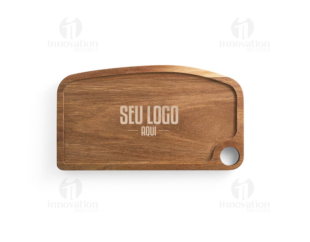 Tábua de queijos em madeira de acácia - acessório de luxo para suas refeições. Perfeita para servir e apreciar seus queijos favoritos com elegância e sofisticação. Aproveite a textura e o design vintage desta peça única em sua próxima reunião. Ideal para presentear ou adicionar um toque de estilo à sua cozinha. Compre a sua agora e surpreenda-se!