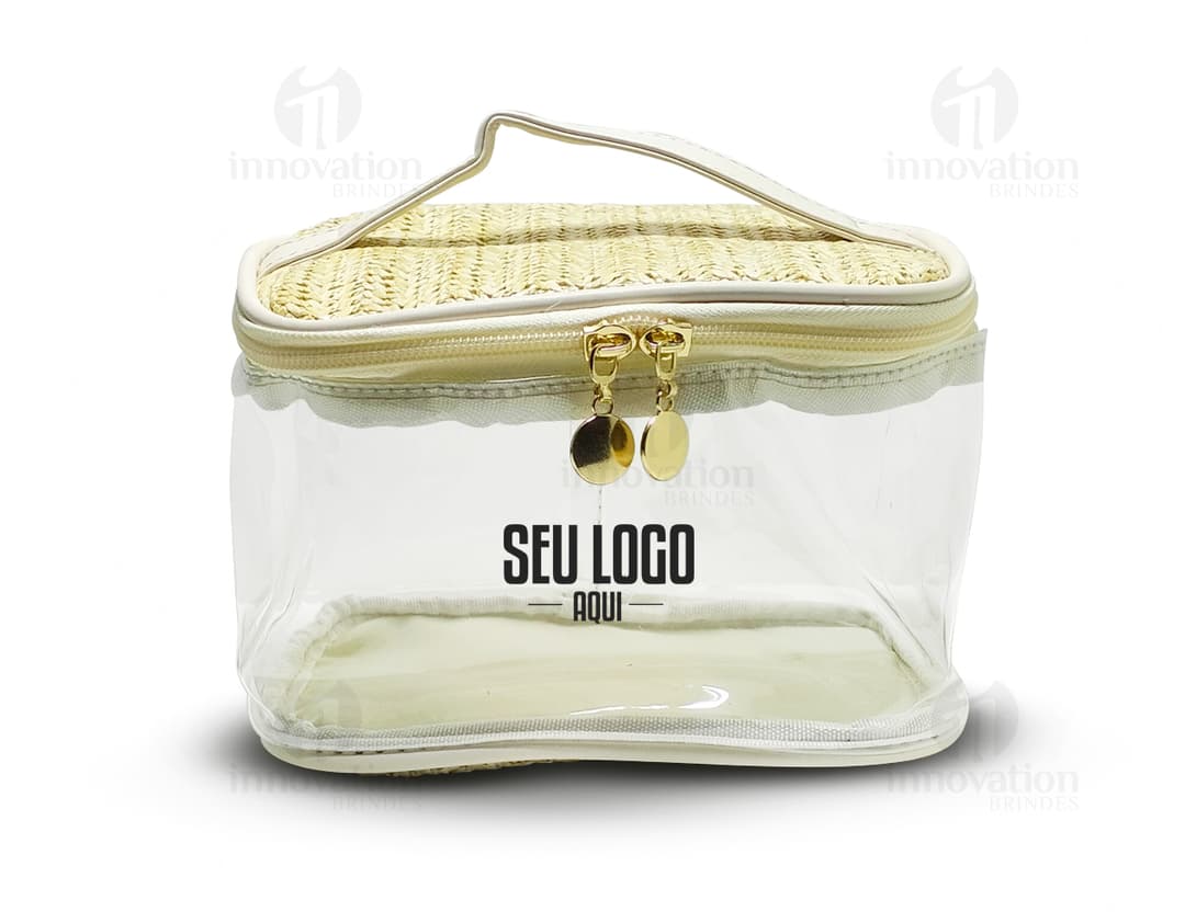 Nécessaire PVC e Palha: imagem contendo óculos de sol, óculos, dispositivo, óculos de sol, metal, instrumento óptico, chave, detalhe, prata, adaga, aço, binóculo, arma, faca, instrumento, objeto, ouro, fecho, moda, anel, ferramenta, negócios, óculos, equipamento, casamento, brilhante, par, papel, finanças, aberto, restrição, dourado, cromado, corrente, trabalho, decoração, noivado, luxo, dois, ferramentas, tecnologia, estilo, metálico, luz, reflexo, apito, vidro, chave inglesa, médico, joia, moderno.