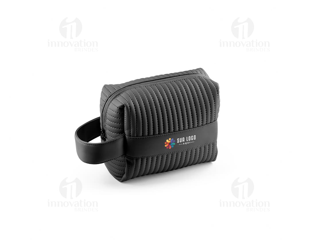 Bolsa de cosméticos em PU moderna e segura para armazenar seus acessórios de beleza. Feita em material resistente e com design elegante, é perfeita para manter seus itens de maquiagem organizados e sempre à mão. Ideal para uso individual ou de negócios. Adquira já a sua!