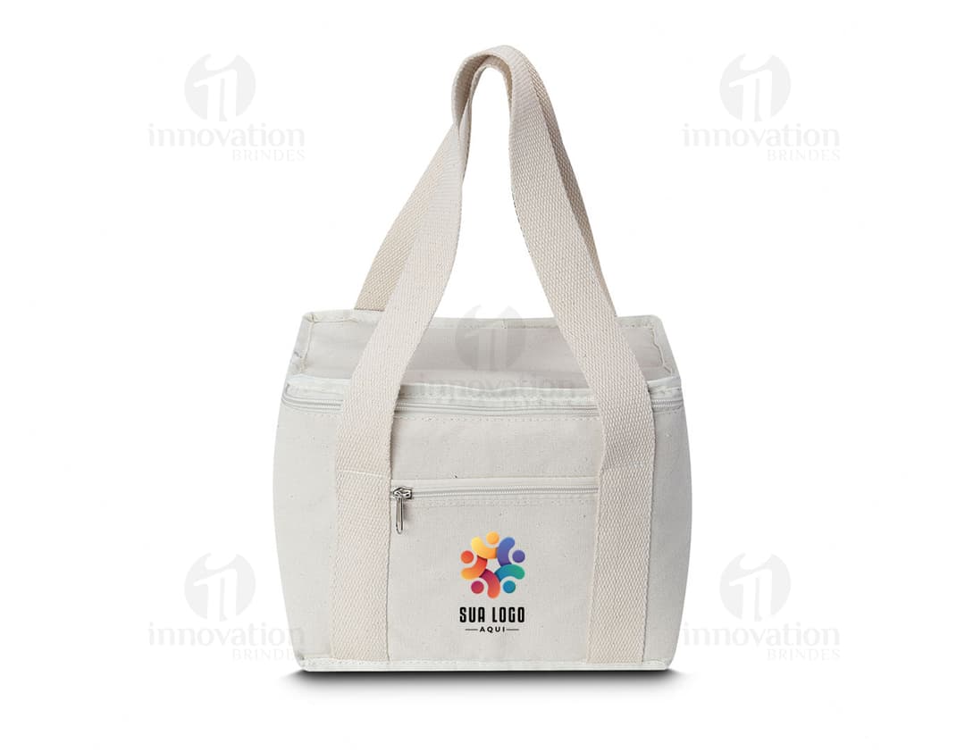 Bolsa térmica em algodão marrom, moderna e elegante, ideal para transportar itens de forma segura e com estilo. Com alça e fecho com zíper, é uma opção prática e funcional para manter os alimentos frescos por mais tempo.