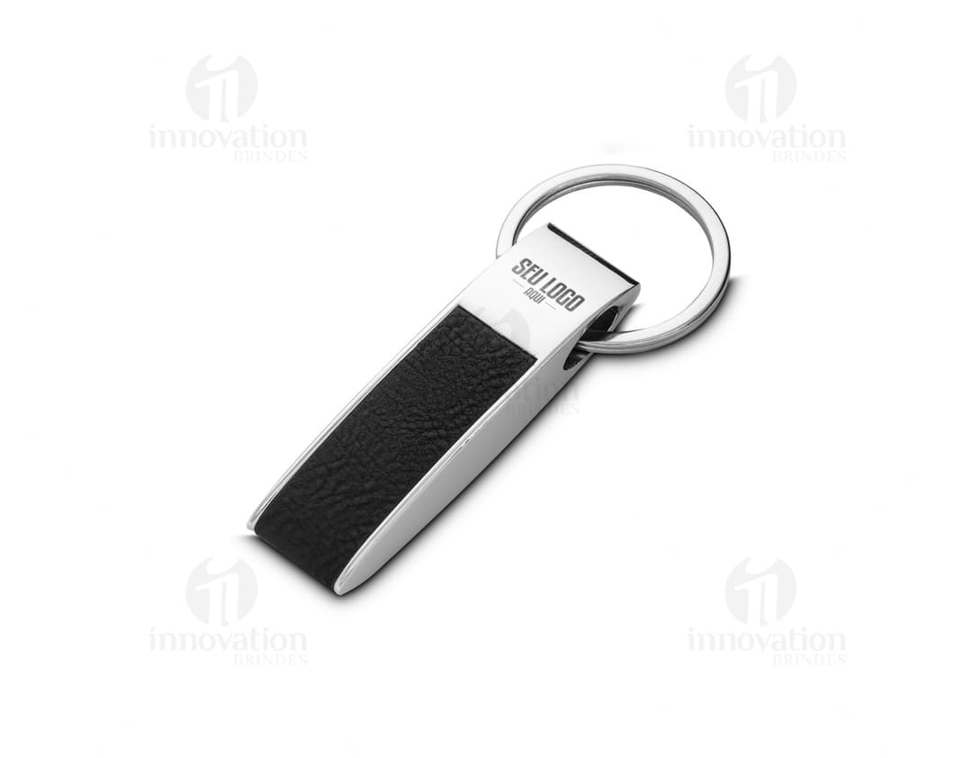 Chaveiro preto de metal e couro com drive de memória USB, chave, pen drive, pendrive, chaveiro com tecnologia digital, device eletrônico, gadget moderno com compartimento para armazenamento de dados, acessório prático e elegante para uso diário.